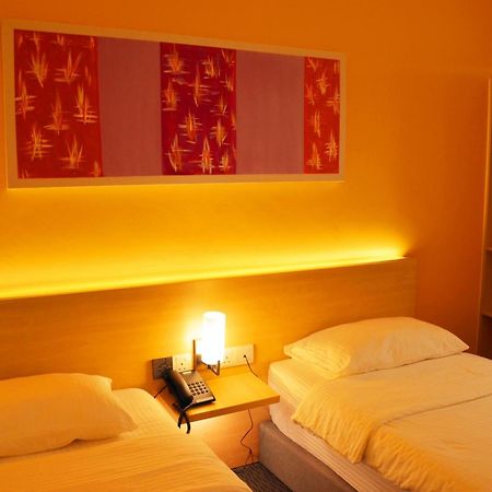 Hotel Jeti Tg Gemok Padang Endau Exterior foto