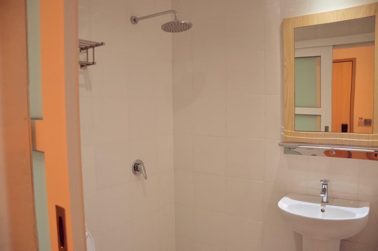 Hotel Jeti Tg Gemok Padang Endau Exterior foto